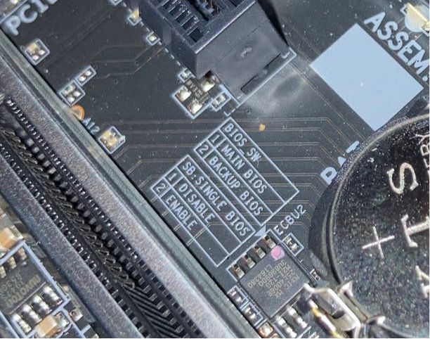 DualBIOS™ Switches